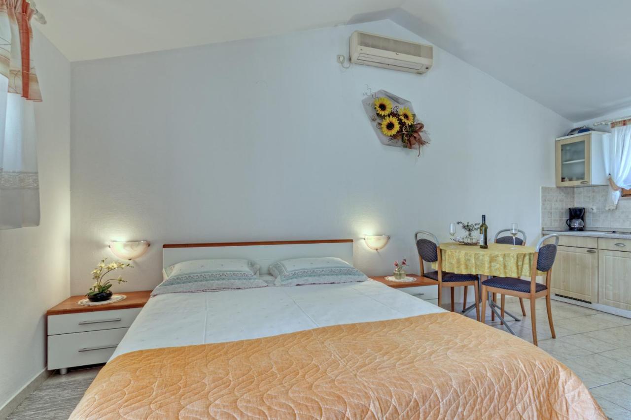 Apartmets Slavica 1644 Banjole Esterno foto