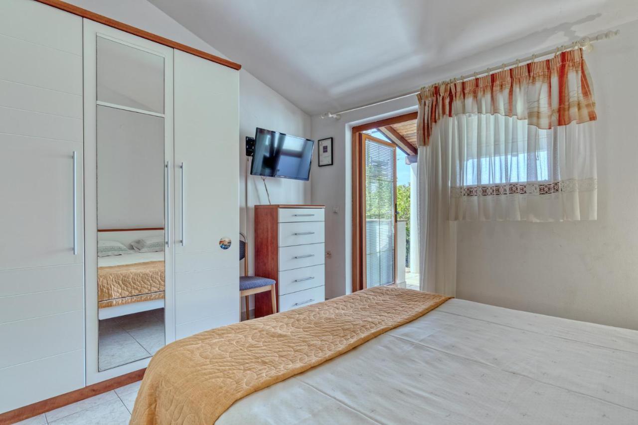 Apartmets Slavica 1644 Banjole Esterno foto