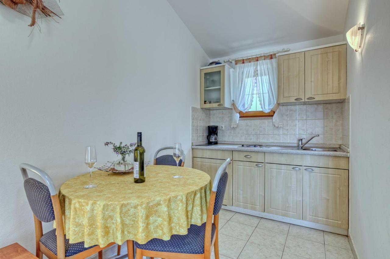 Apartmets Slavica 1644 Banjole Esterno foto
